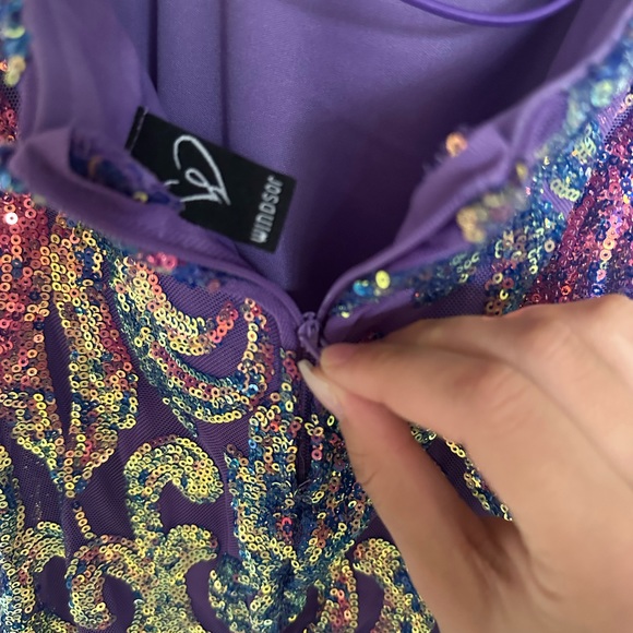 NEVER WORN NEW WITH TAGS PROM DRESS - Picture 4 of 7